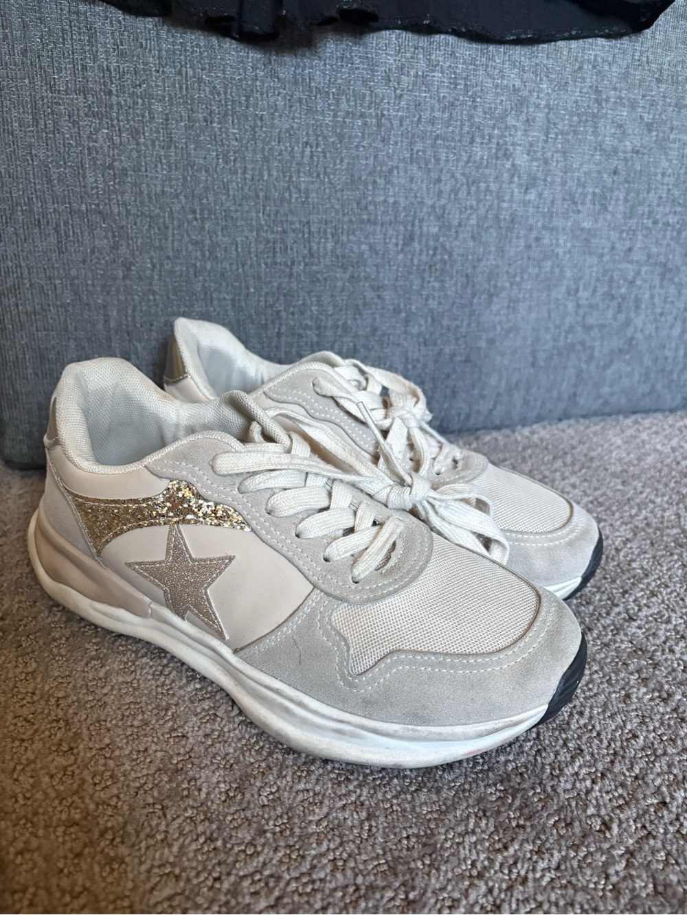 Vintage Havana Run beige gray cream gold glitter size 8